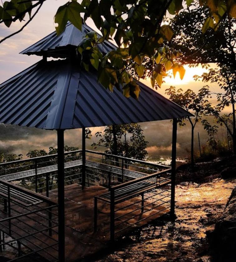 Misty Green Hills Parks & Resorts Kondotty Екстер'єр фото