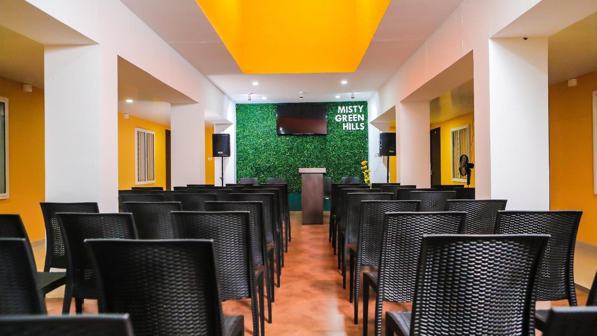 Misty Green Hills Parks & Resorts Kondotty Екстер'єр фото